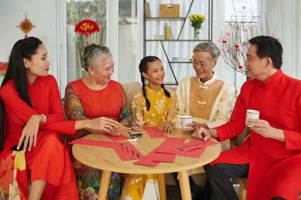 Quels sont les avantages de l'apprentissage de la calligraphie pour la coordination et la relaxation ?